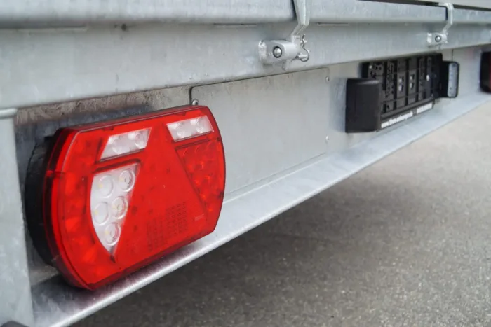 Hochlader 506 224 200cm 3500kg Verstärkte Variante angeschrägt – Bild 6