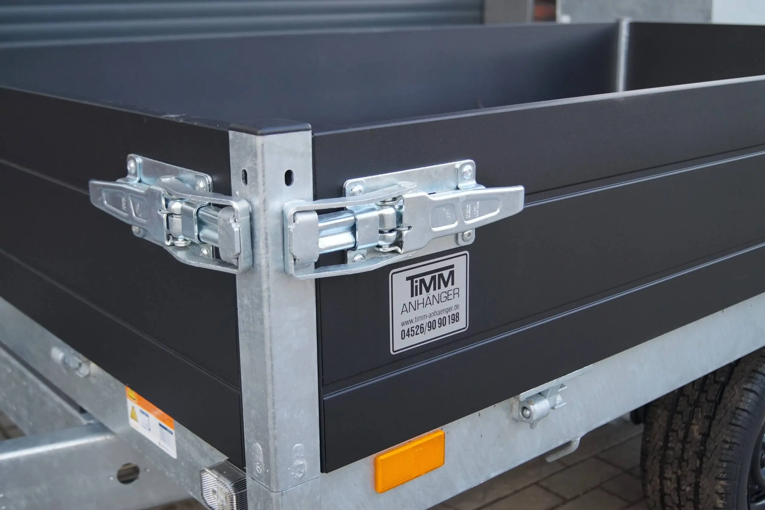 Heckkipper 256 150 1500kg Hand Black Edition – Bild 3