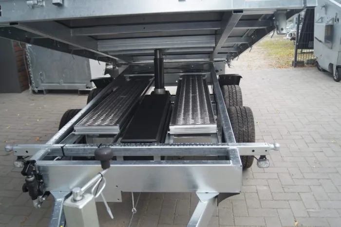 Dreiseitenkipper 356 184 2700kg Elektrisch – Bild 2