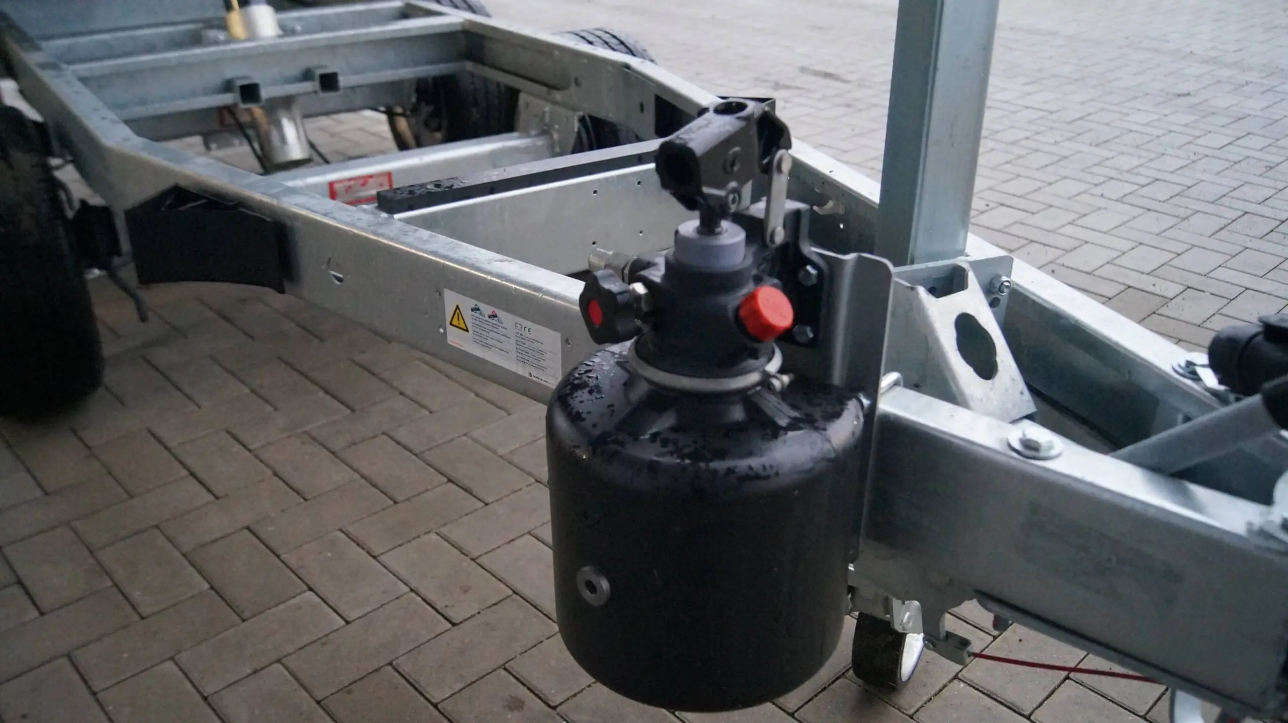 Heckkipper 276 150 2000kg Handpumpe Stahlblechaufsatzwände – Bild 13