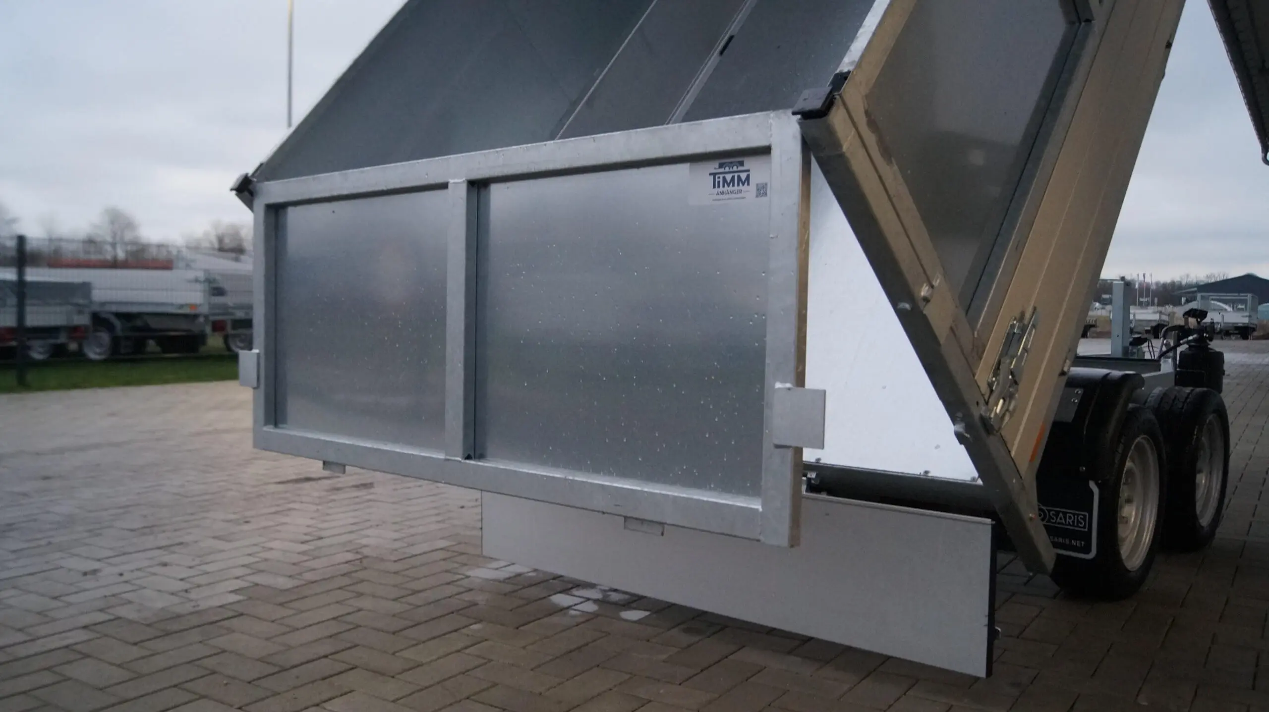 Heckkipper 276 150 2000kg Handpumpe Stahlblechaufsatzwände – Bild 5