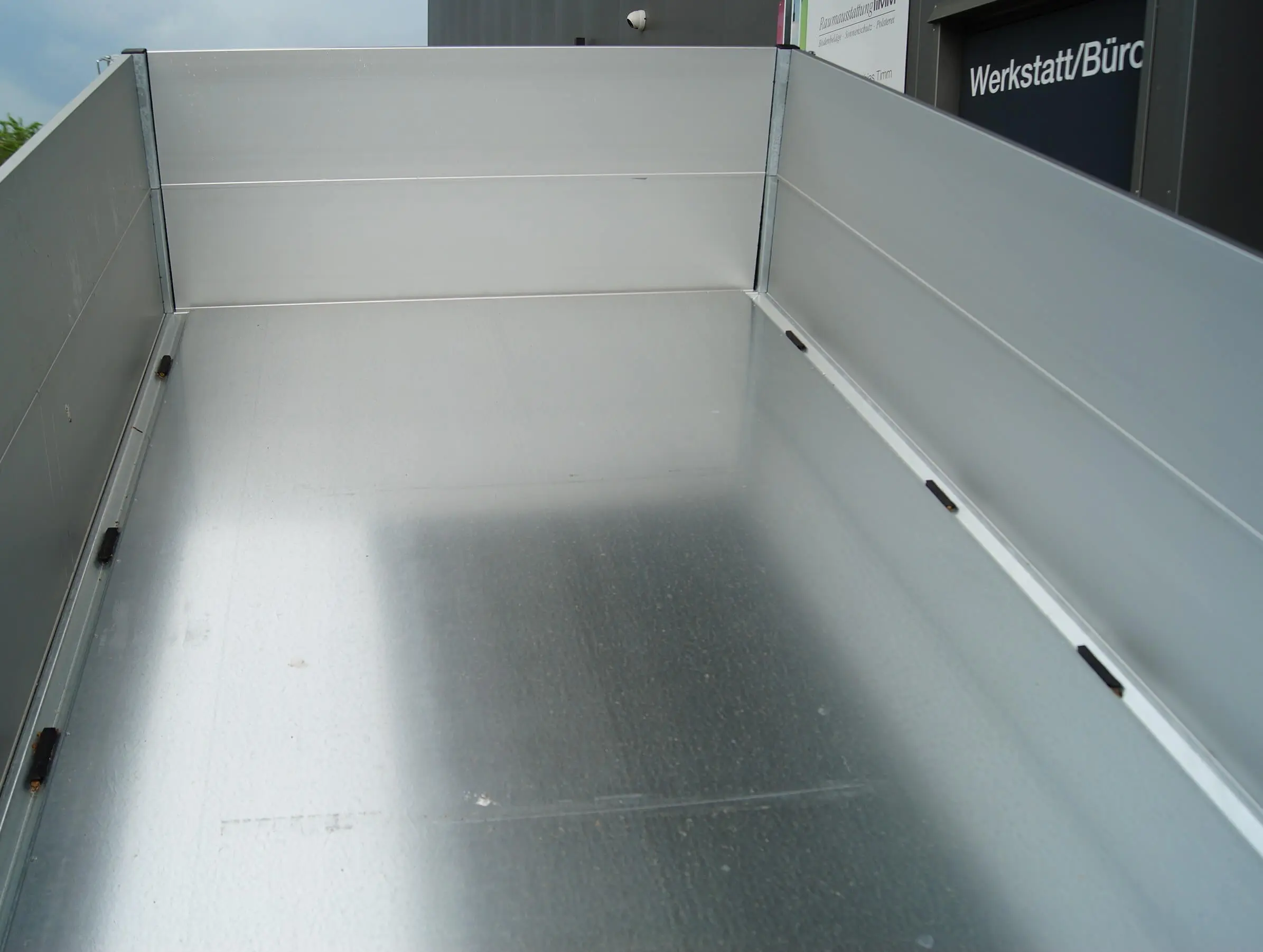 Heckkipper 256 150 1500kg Handpumpe Aufsatzwände – Bild 5