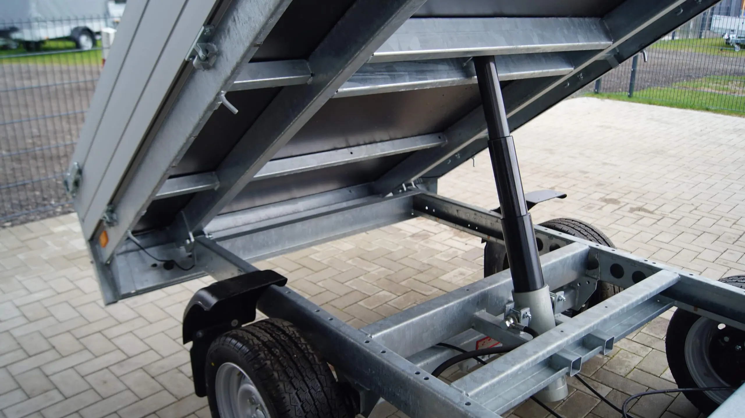 Heckkipper 276 170 2000kg Handpumpe – Bild 14