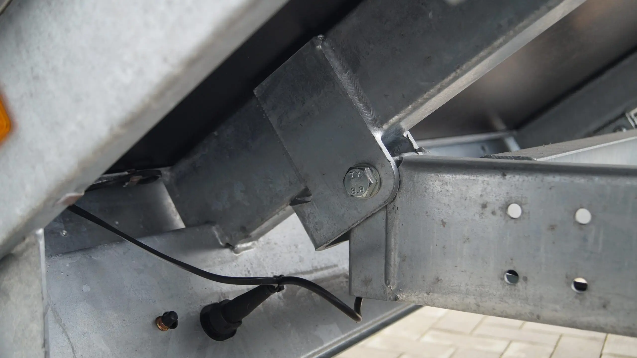 Heckkipper 276 170 2000kg Handpumpe – Bild 15