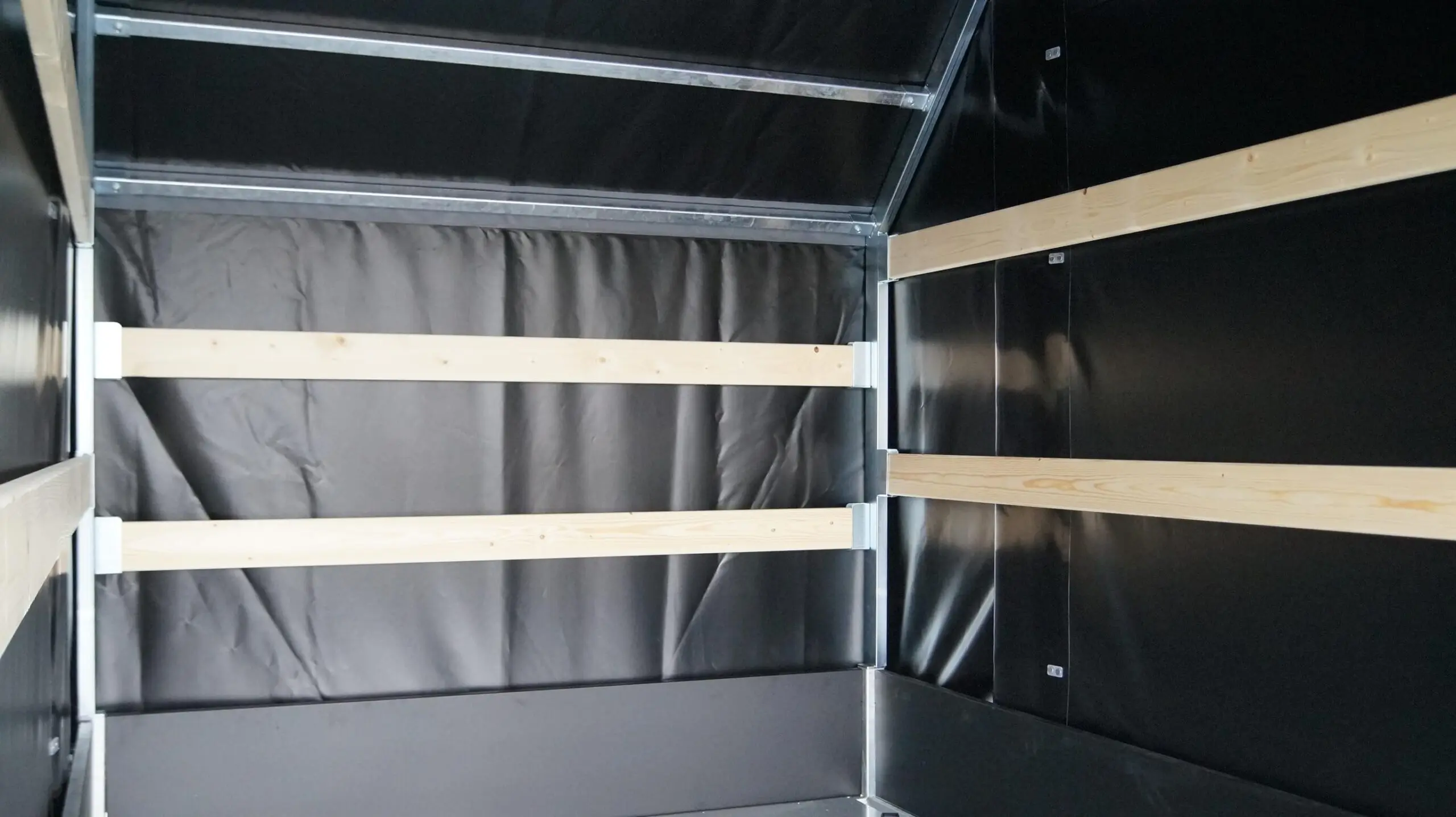 Heckkipper 306 170 2700kg E Black Hochplane mit Fenster – Bild 10