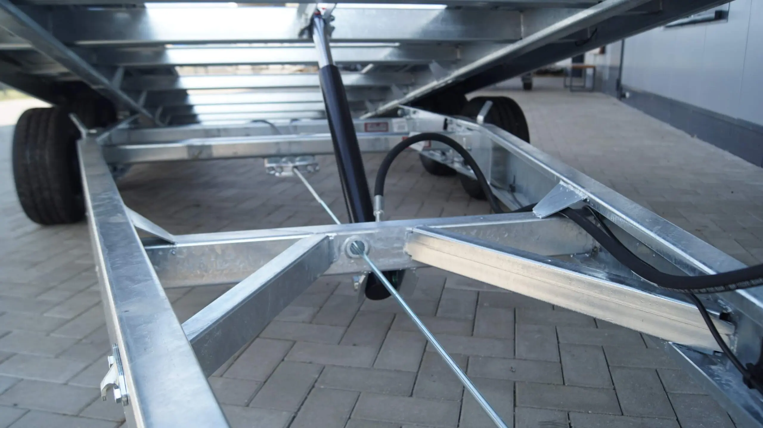 Autotransporter 473 207 3000kg kippbar hydraulisch – Bild 11