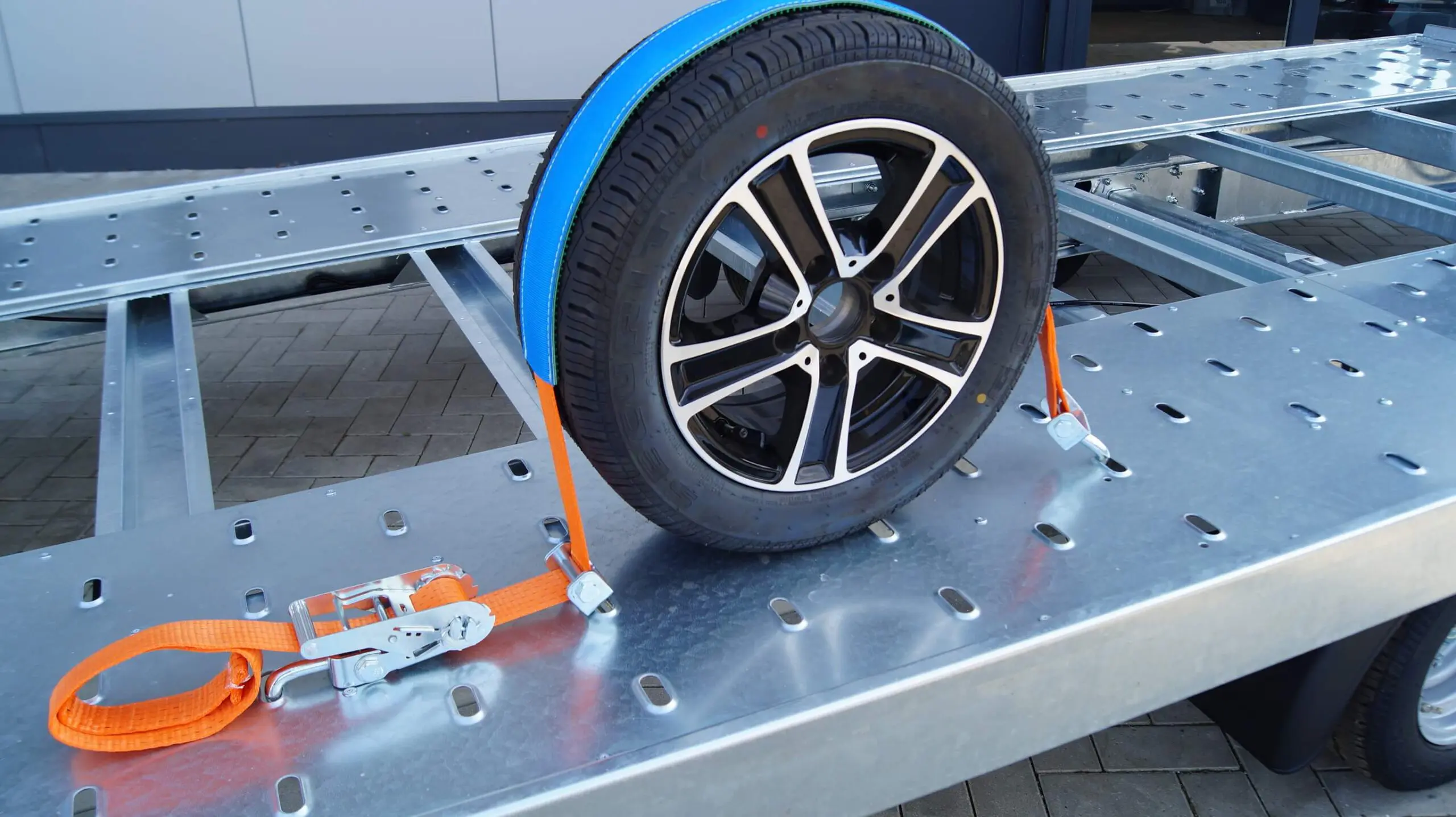 Autotransporter 473 207 3000kg kippbar hydraulisch – Bild 14