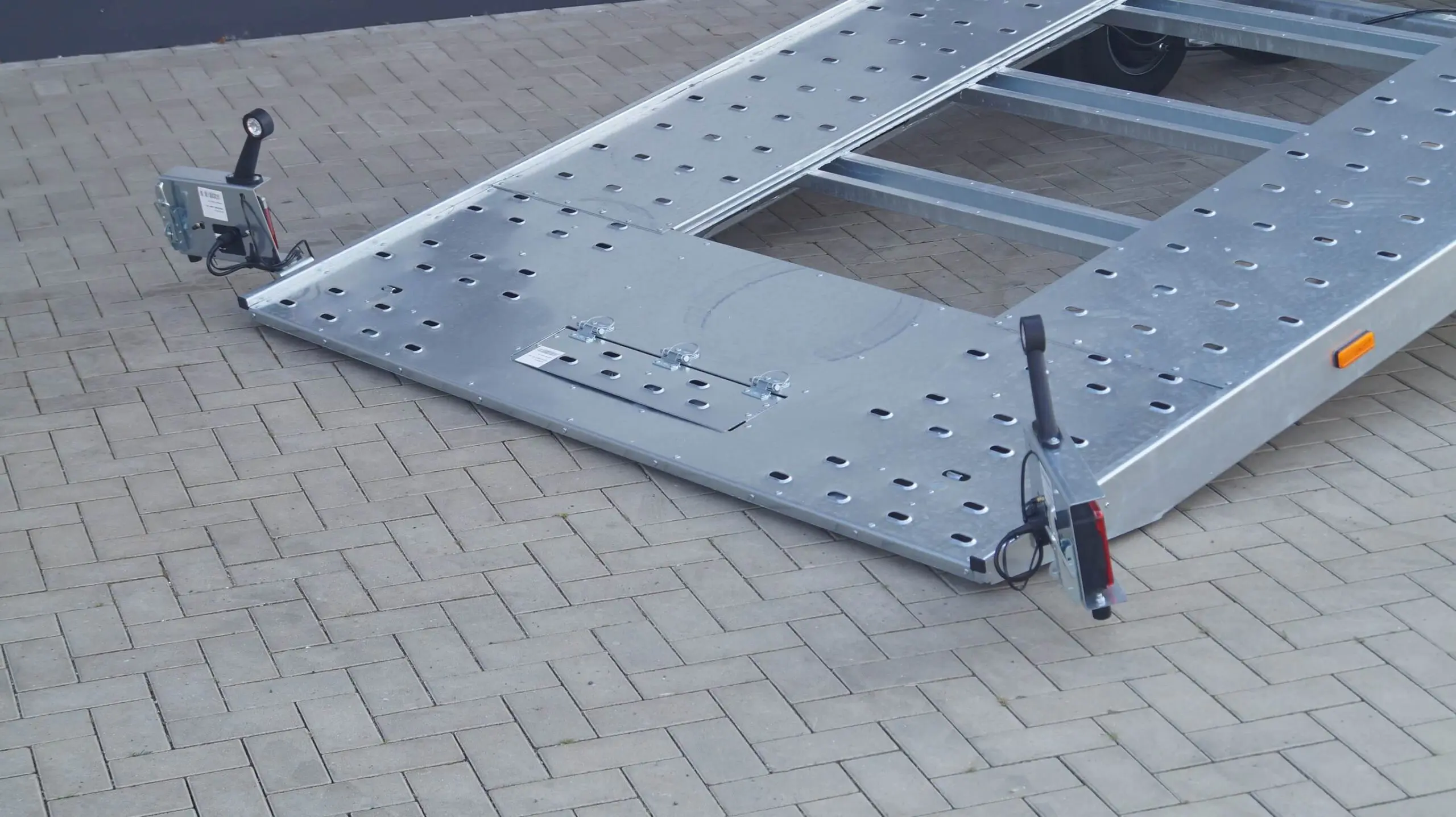 Autotransporter 473 207 3000kg kippbar hydraulisch – Bild 7