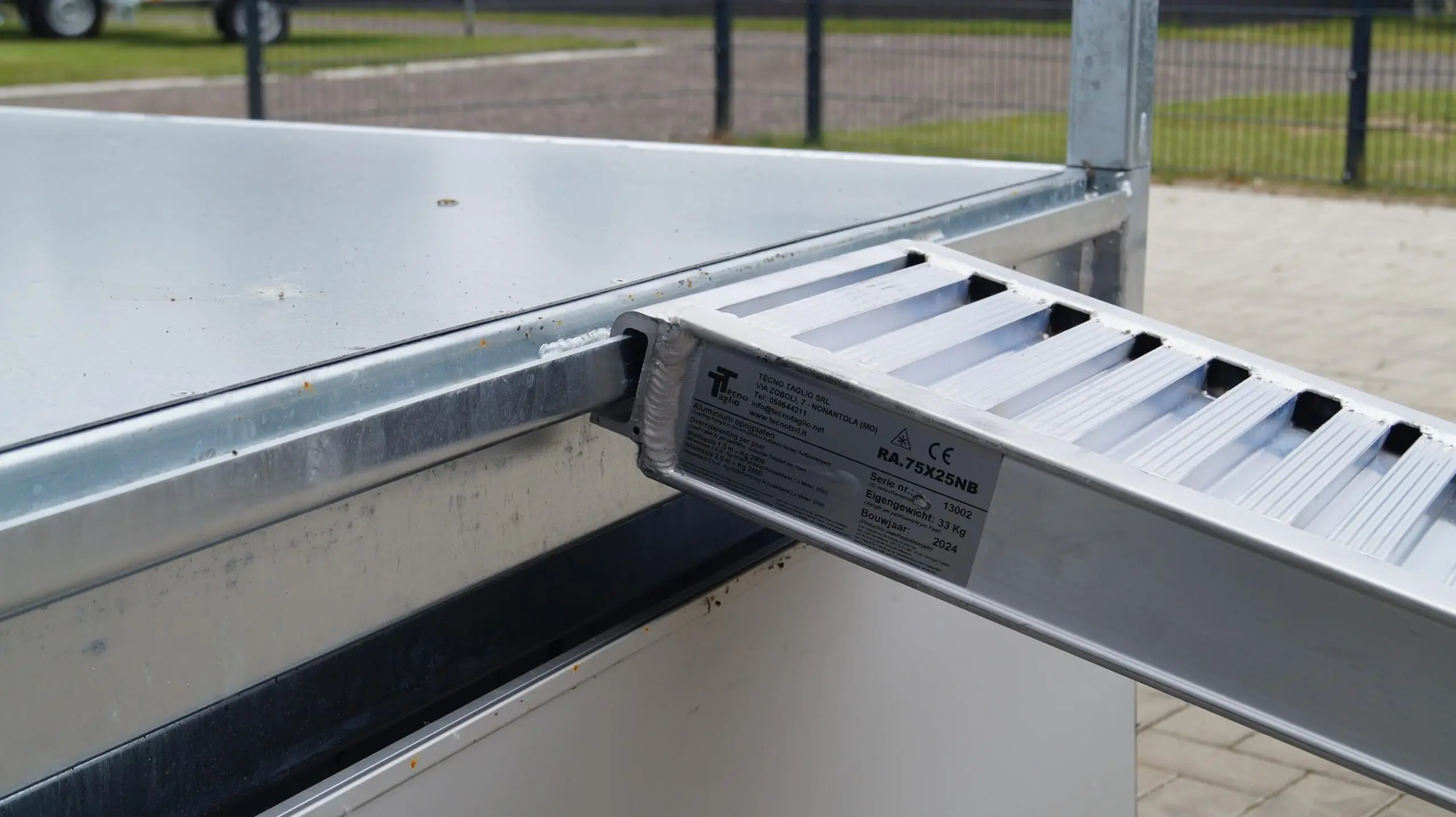 Dreiseitenkipper 406 204 3500kg verstärkt – Bild 10