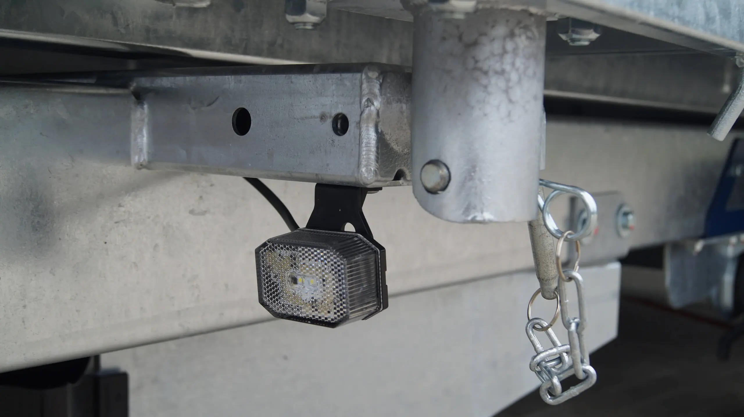 Dreiseitenkipper 406 204 3500kg verstärkt – Bild 12