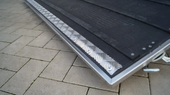 Pferdeanhänger Performance Voll-Aluminium 308x136x236 2400kg – Bild 9