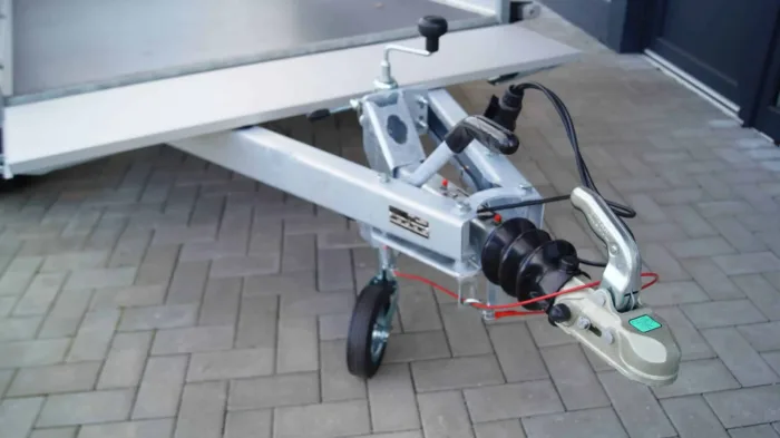 Tieflader 255x133cm 2000kg Klappe vorne – Bild 10